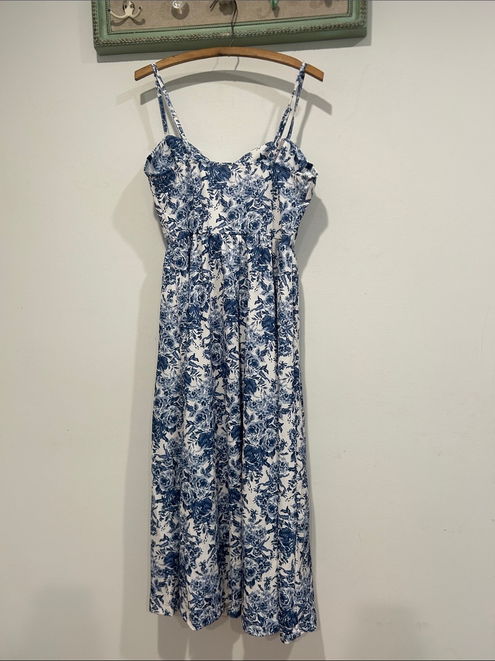 Blue & White Floral Spaghetti-Strap Midi bustier camo medium women’s 6 us new - Picture 7 of 7